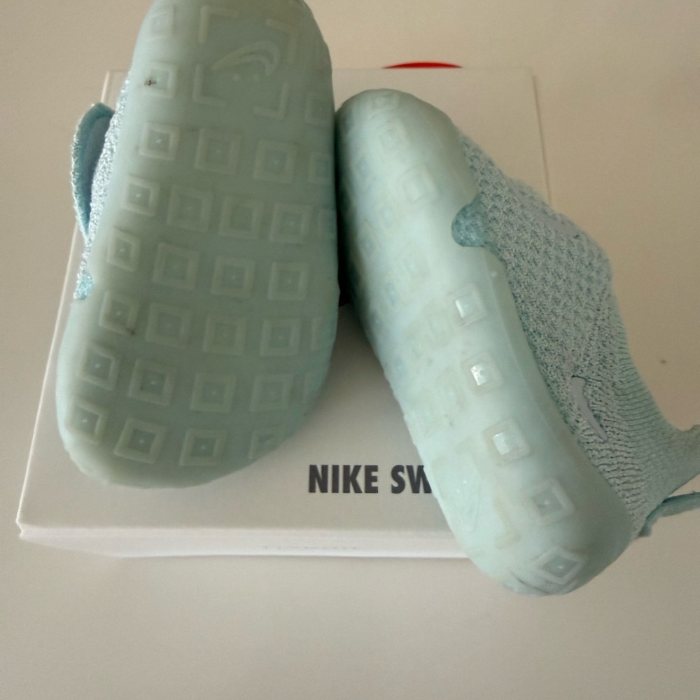 Nike Kids Swoosh 1 Infant Baby Sneakers, Size 4C - Picture 5 of 6